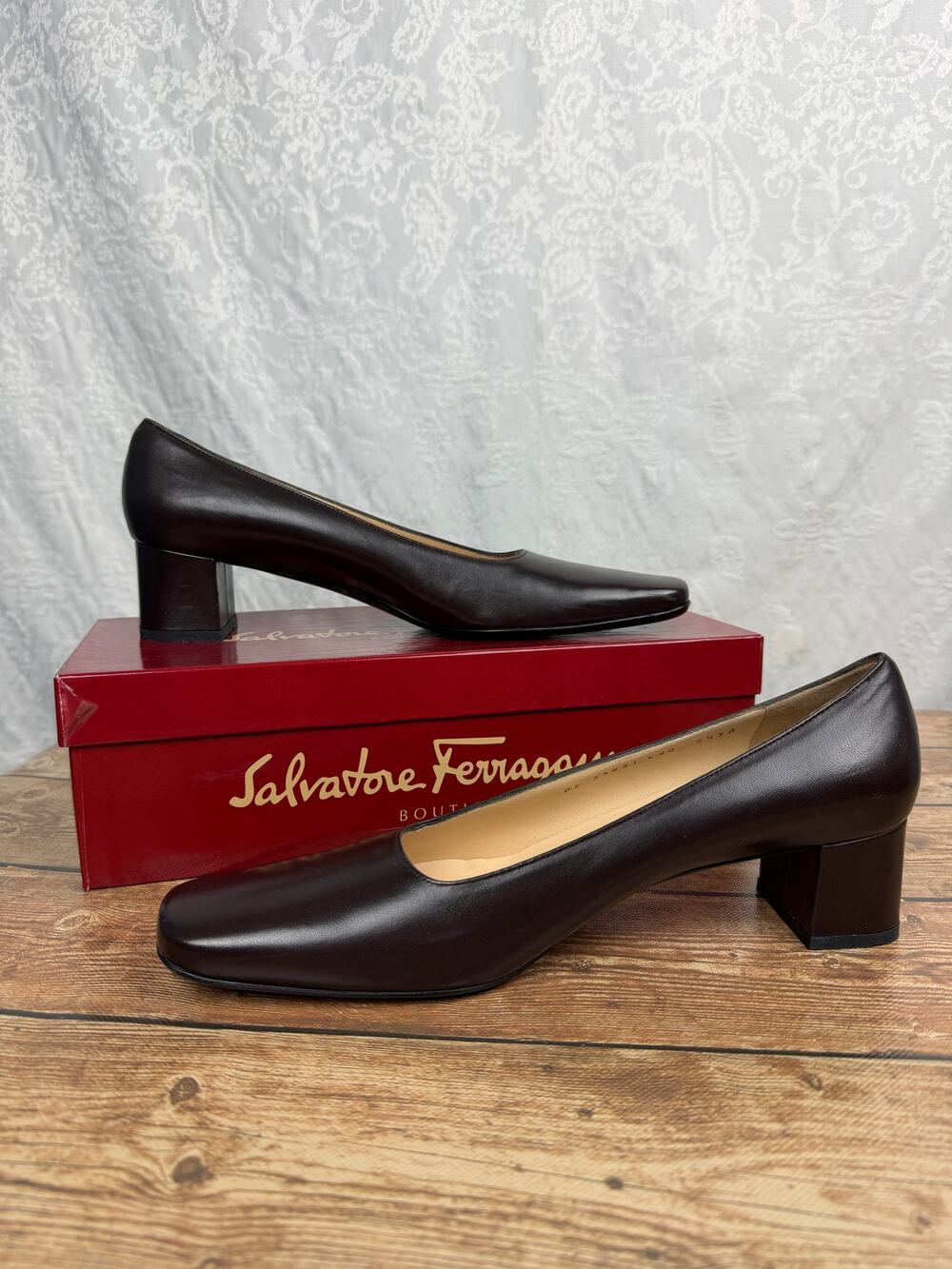 New Salvatore Ferragamo Boutique Brown Leather Pumps Women’s Size 9.5 Block Heel